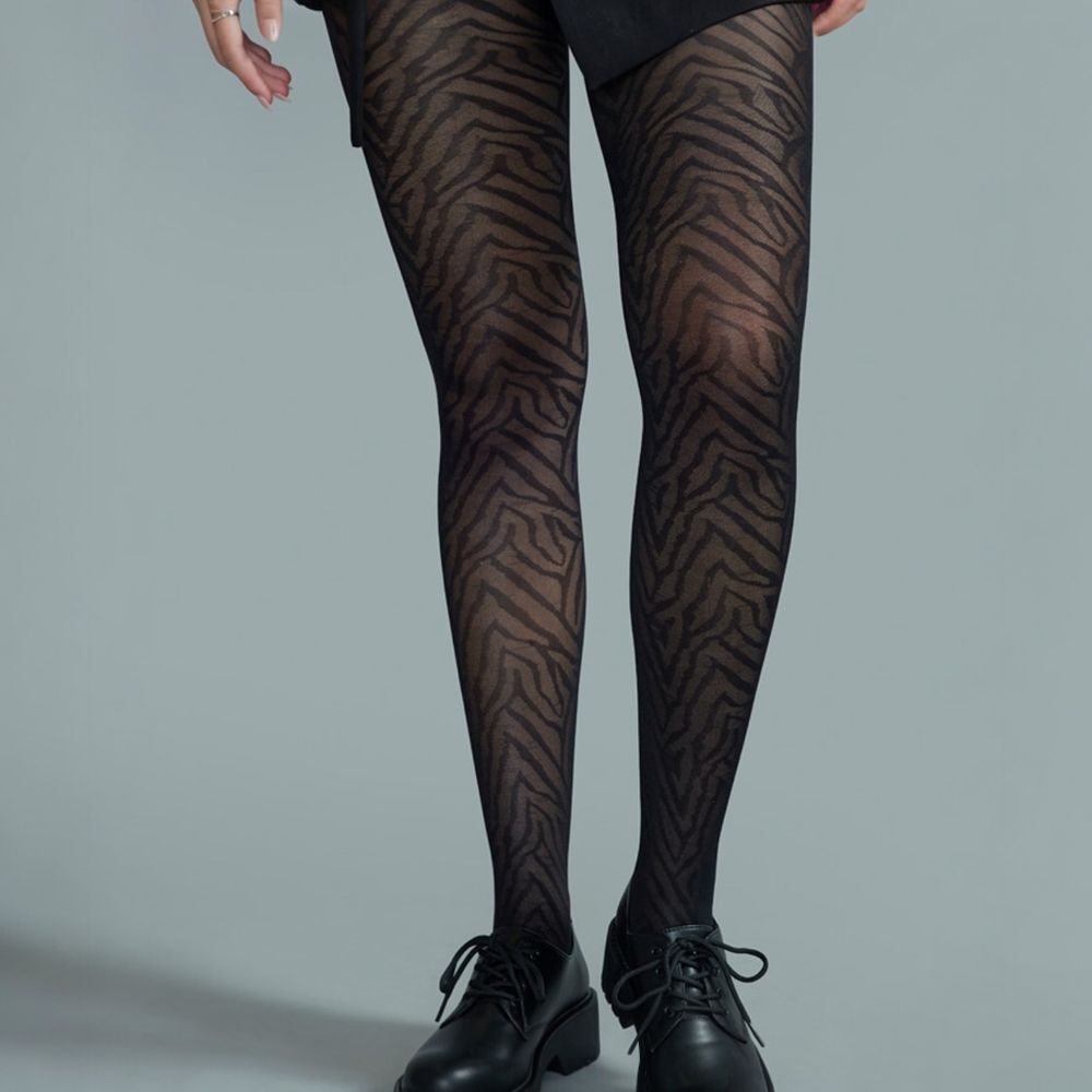 Francesca's Eliza Black Sheer Tiger Print Tights Chic Patterned Size S/M - Picture 2 of 4